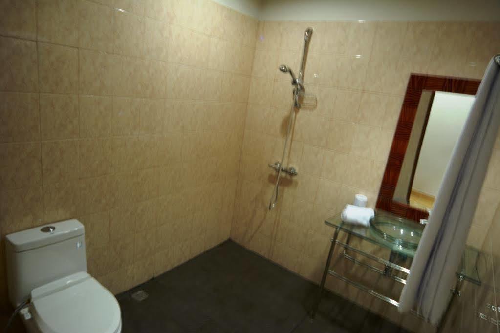 Oyo 3950 The Ratna Hotel Kuta  Luaran gambar